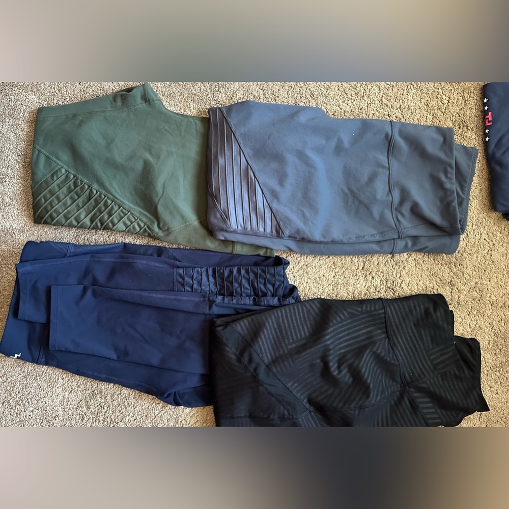 Workout Leggings Size XL. 4 pair.